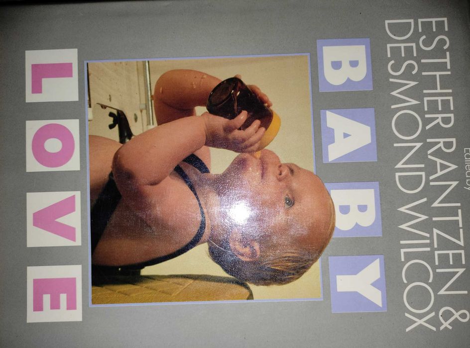 Livro Baby Love em Inglês