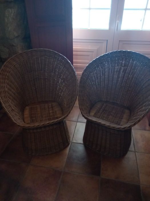 Cadeiras em palhinha