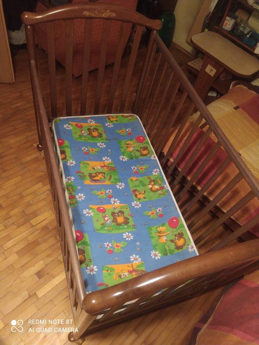 Ліжко дитяче з буку, дерев'янне.
