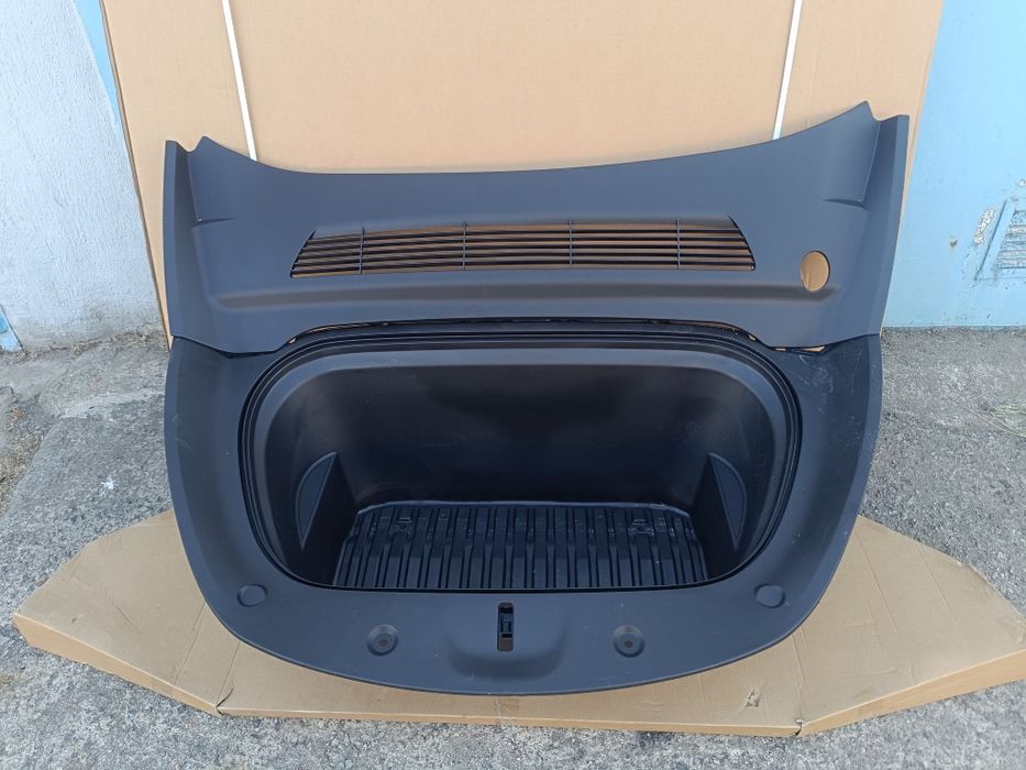 Tesla Y Тесла Y усилитель пятки