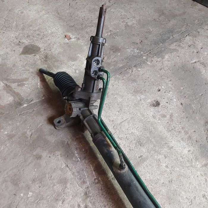 Рулевая рейка под ремонт