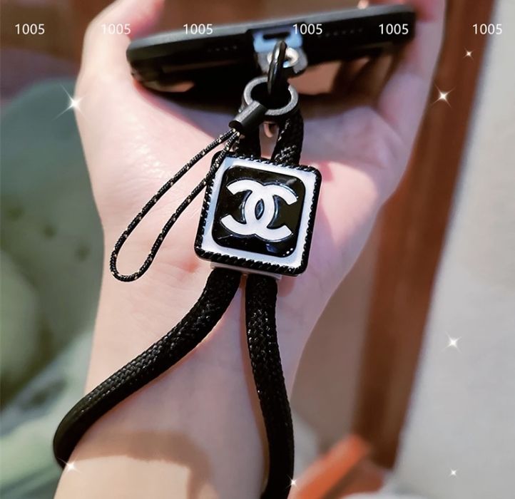 Шнурок держатель для телефона шанель