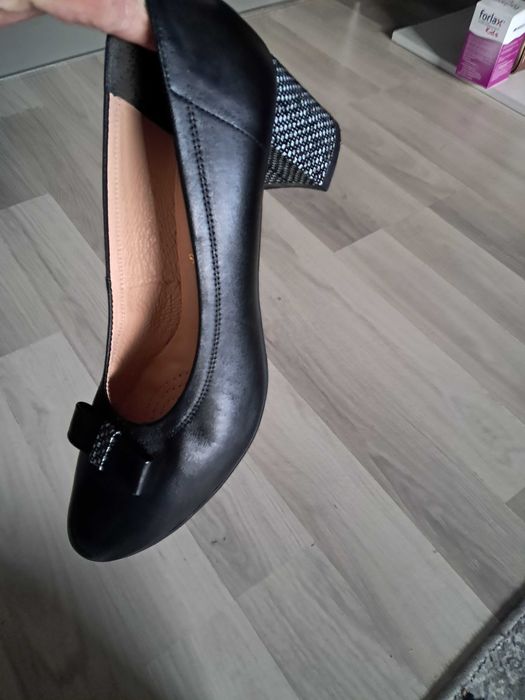 Buty czarne rozmiar 42