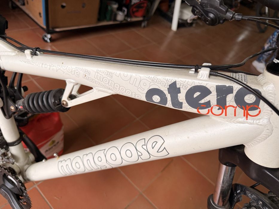 Bike BTT - Mongoose Otero Comp (de suspensão total / full suspension).