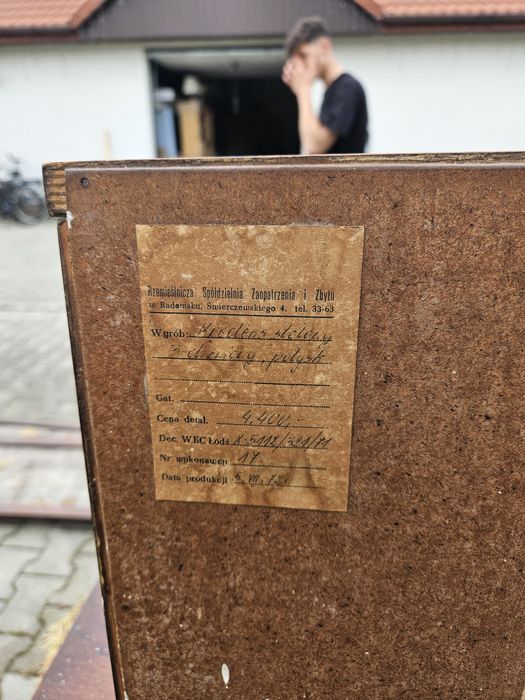 Stary kredens stołowy