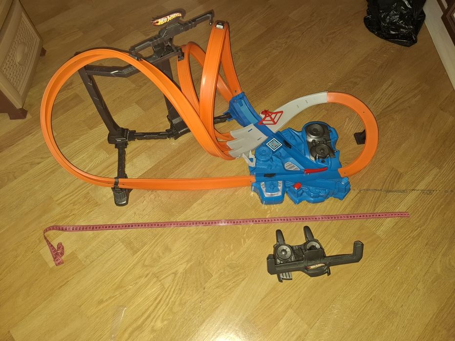 Продам трек Hot wheels