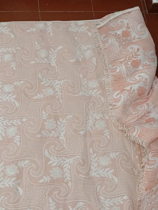 Colcha cor de Rosa para cama de menina jovem toda nova