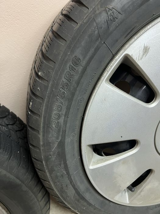 Продам комплект дисків 5*108/r16 з резиною 205/55/16 та колпаками