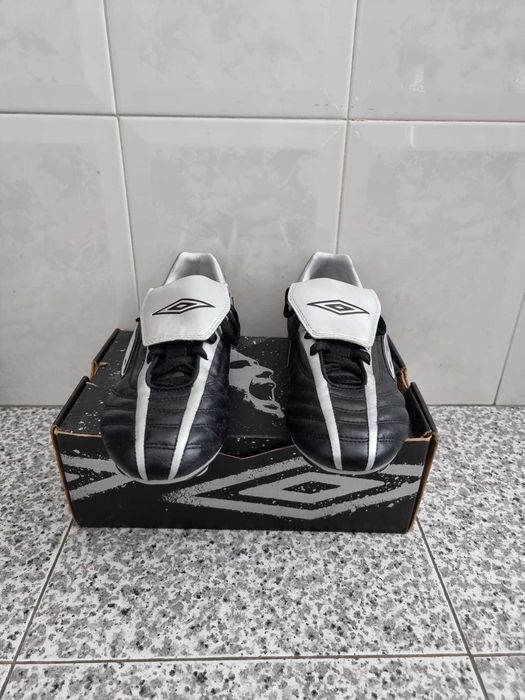 Chuteiras umbro elevate FG nº 42,5