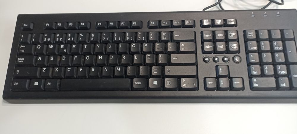 Professional Keyboards64862719774851123