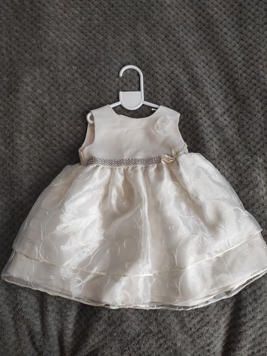 Нарядное платье на девочку