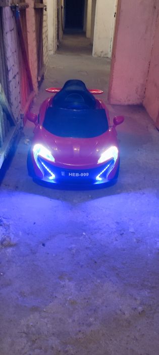 Samochodzik elektryczny dla dzieci