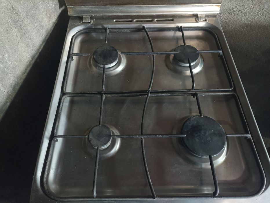 Vendo fogão a gás Indesit castanho com forno elétrico