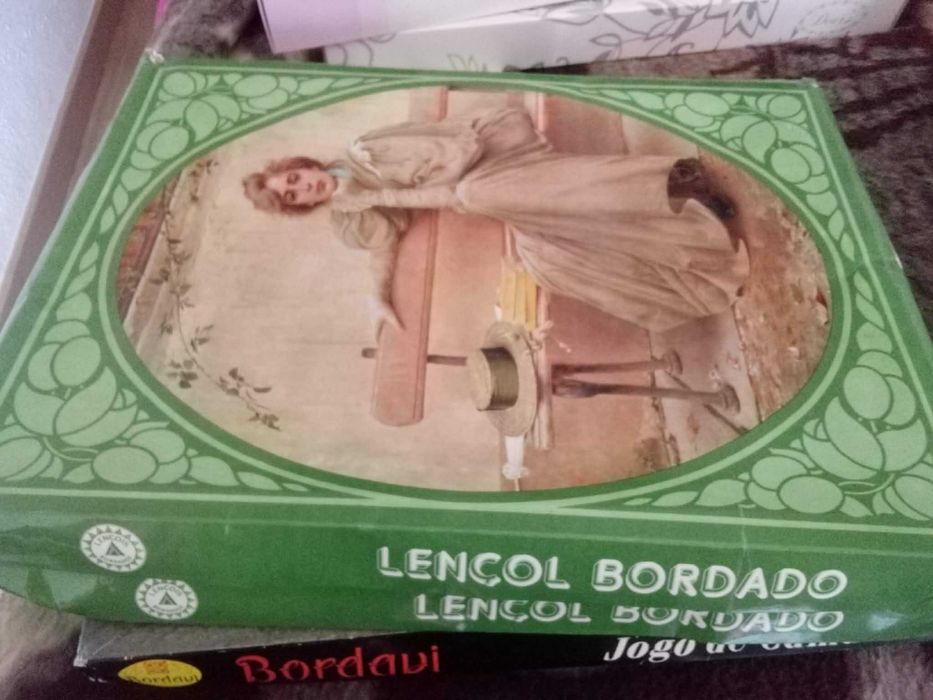 Lençois de casal bordados novos