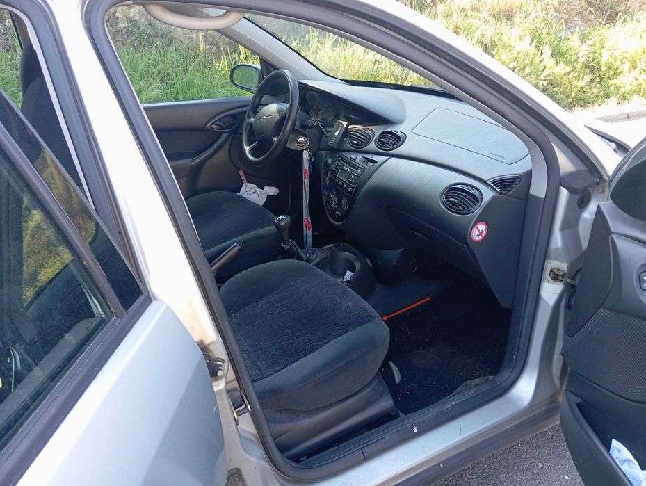 Vendo carro Ford Focus 1.4 gasolina