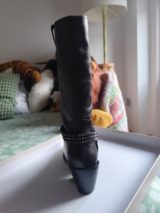 Botas couro pretas
