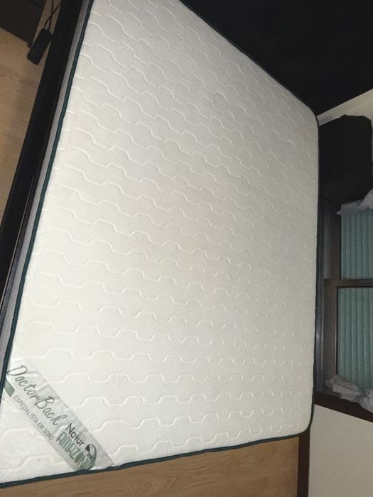 Cama de casal estofada preta 160x200