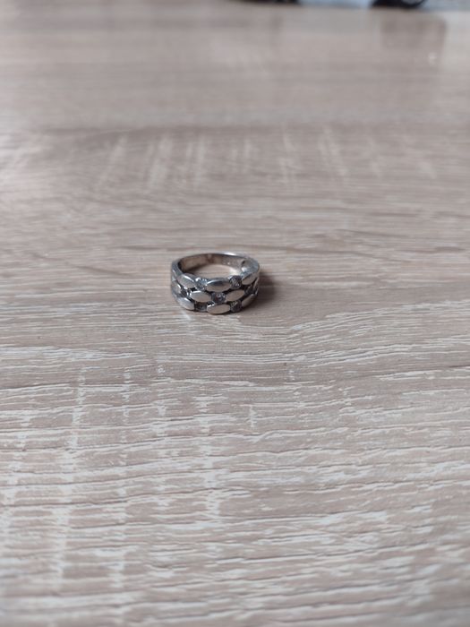 Pierścionek srebrny z cyrkoniami