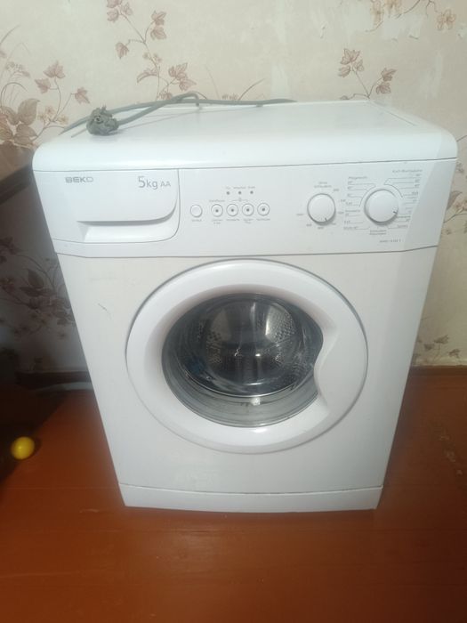 Продам пральну машину беко 5 кліграм