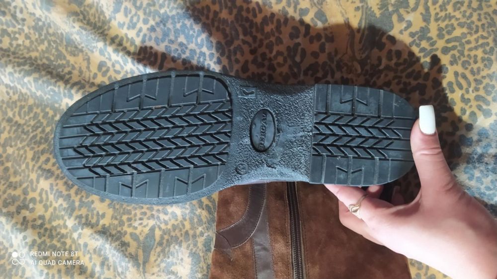 Продам шкiрянi черевички.