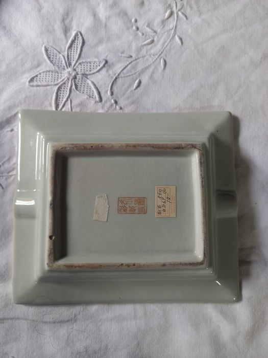 Cinzeiro em porcelana Chinesa