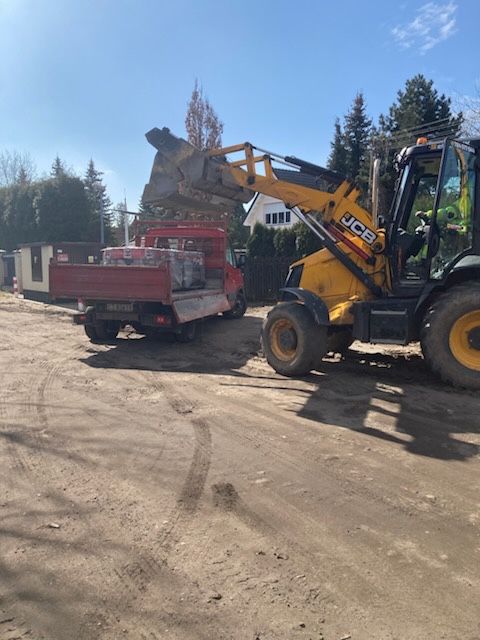 Usługi koparko-ładowarką