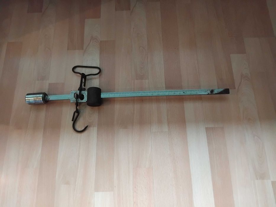 Waga rzymska podwieszana stara