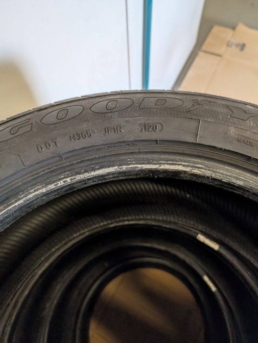 Шини літні Goodyear 235/50 R17 6мм