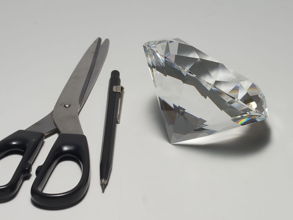 Pesa papeis grande em forma de diamante em vidro