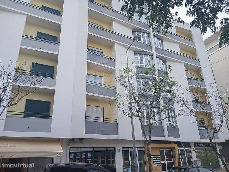 Apartamento T2 para venda — Rio Maior, Santarém