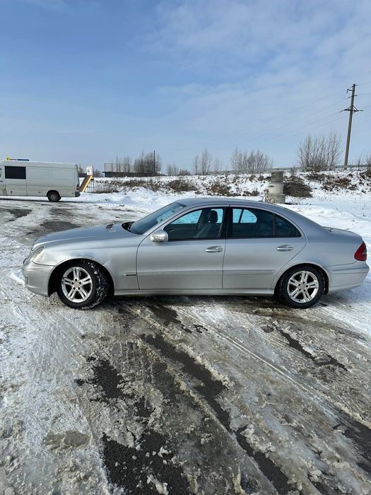 Mercedes е220 правий руль