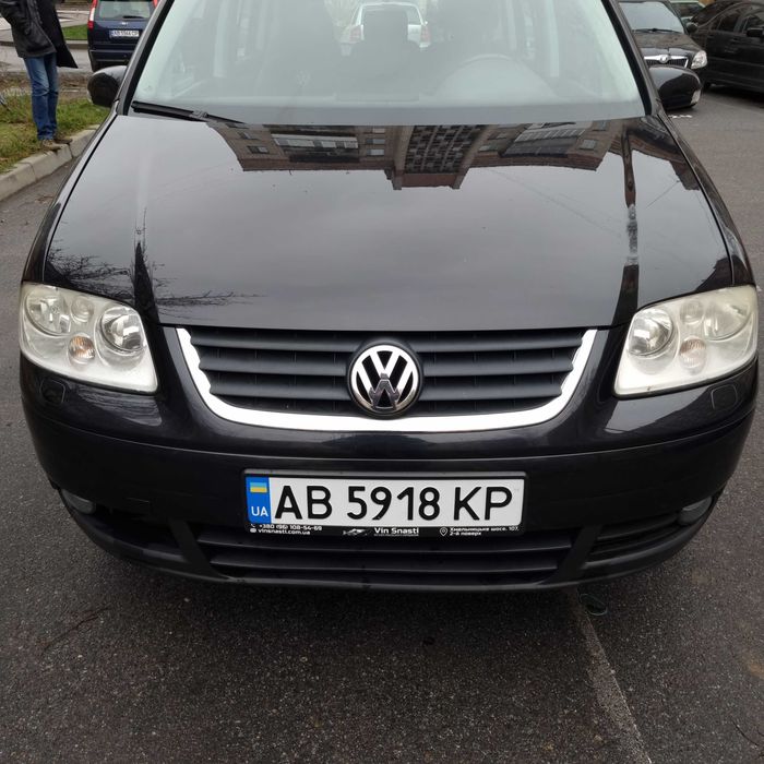 Продам Volkswagen Touran 1.4 TSi