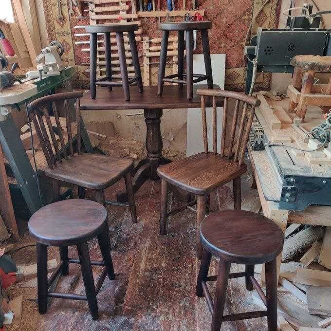 Табурети з натурального дуба