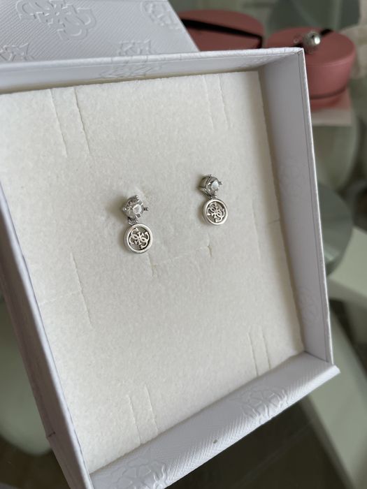 Сережки нові Guess