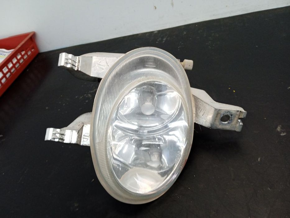 Farol De Nevoeiro Esquerdo Peugeot 406 Berlina S1S2