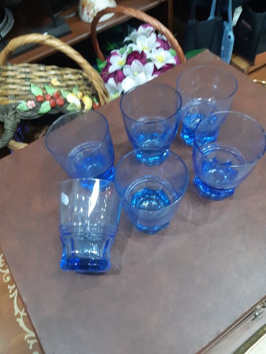 Copos antigos com bolha