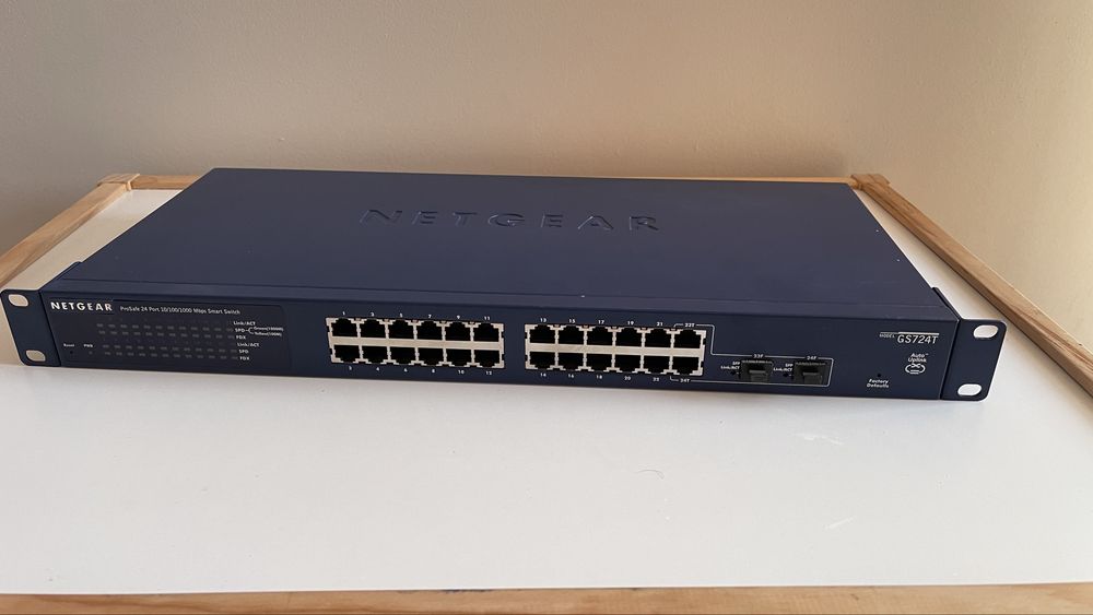 Switch Netgear gs724T