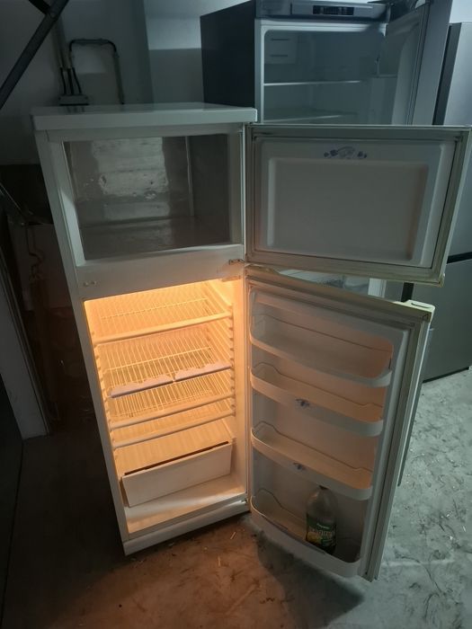 Frigorífico whirpool a um preço acessível 1.59 altura  0.54 largura  e 0.54 profundidade