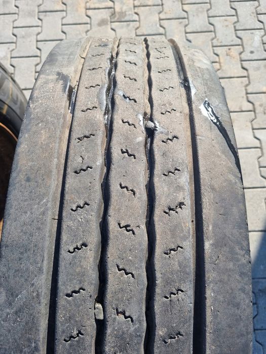 Koła koło Opony przód Uniroyal DH40 315/70 R 22.5 Komplet