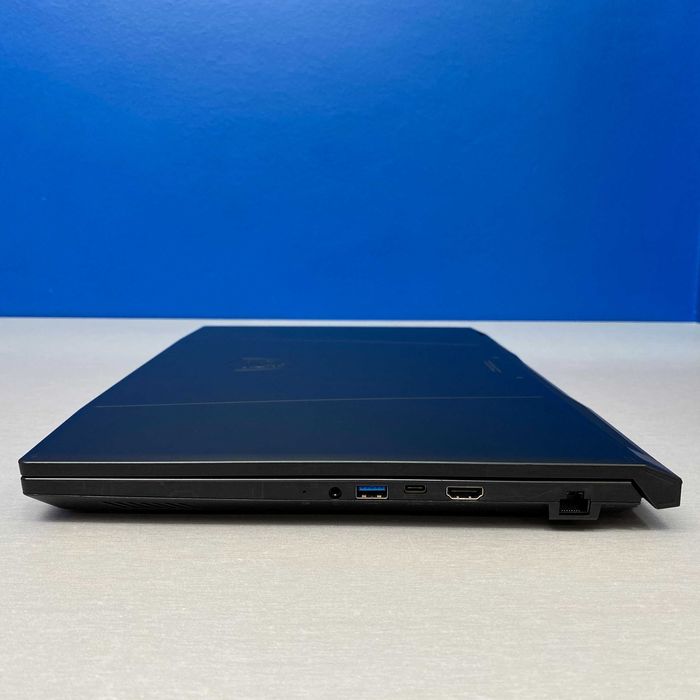 MSI Katana A17 AI B8VF - 17.3" 240Hz | Ryzen 9 8945HS/32GB/RTX 4060