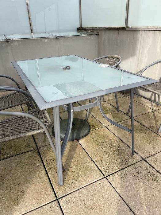 Mesa jardim e cadeiras