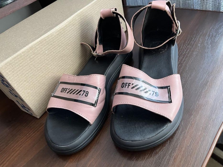 Качественные женские босоножки