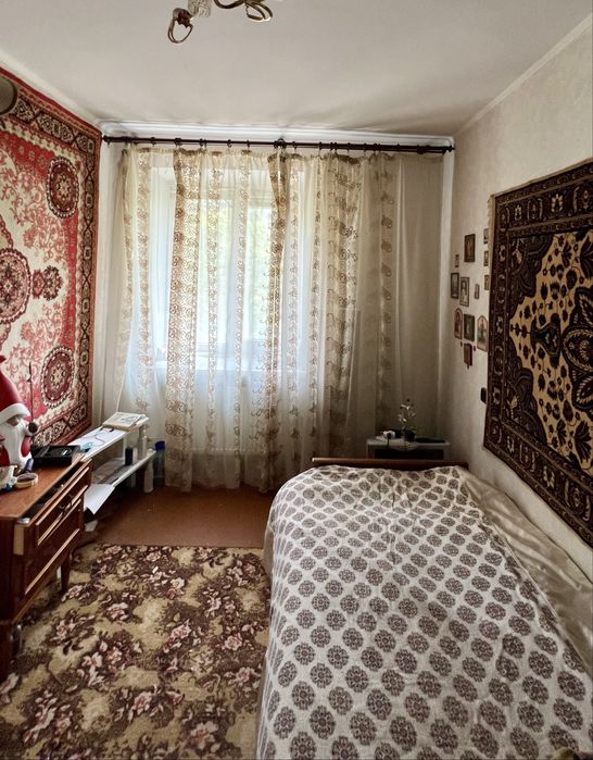 3-кімнатна квартира, вул. Лавреньова, біля ринку, 2/10, з автономкою