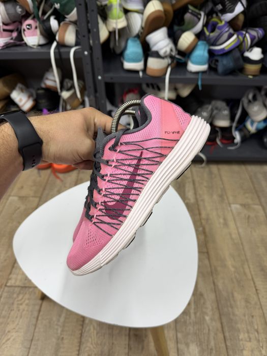 Оригінальні жіночі кросівки Nike Free Run