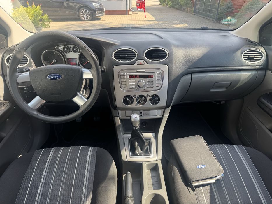 Ford Focus 1.6 101 KM sprowadzony 2009 zarejestrowany zimowki