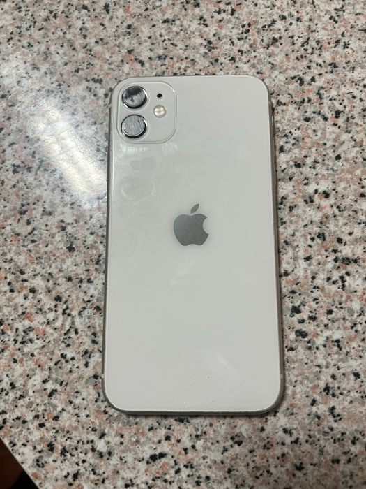 Iphone 11 64g  com carregador