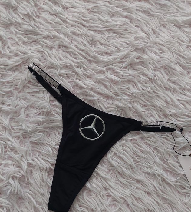 Czarne stringi z logo Mercedesa Mercedes