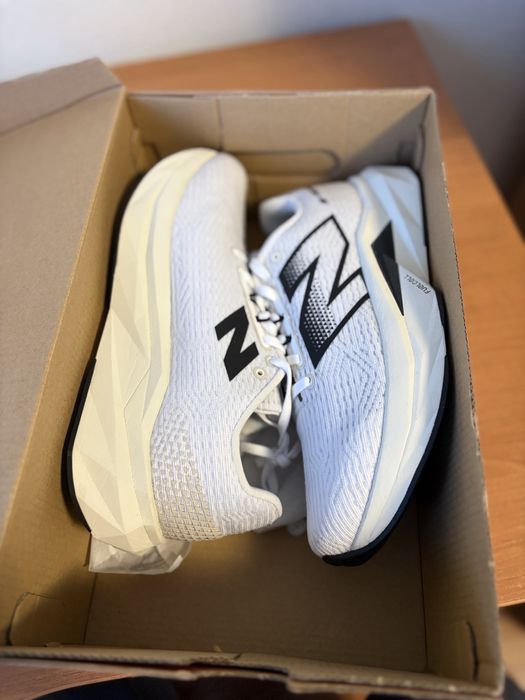 Новые ОРИГИНАЛ оригінал беговые кроссовки кросівки New Balance нб FuelCell Propel V5