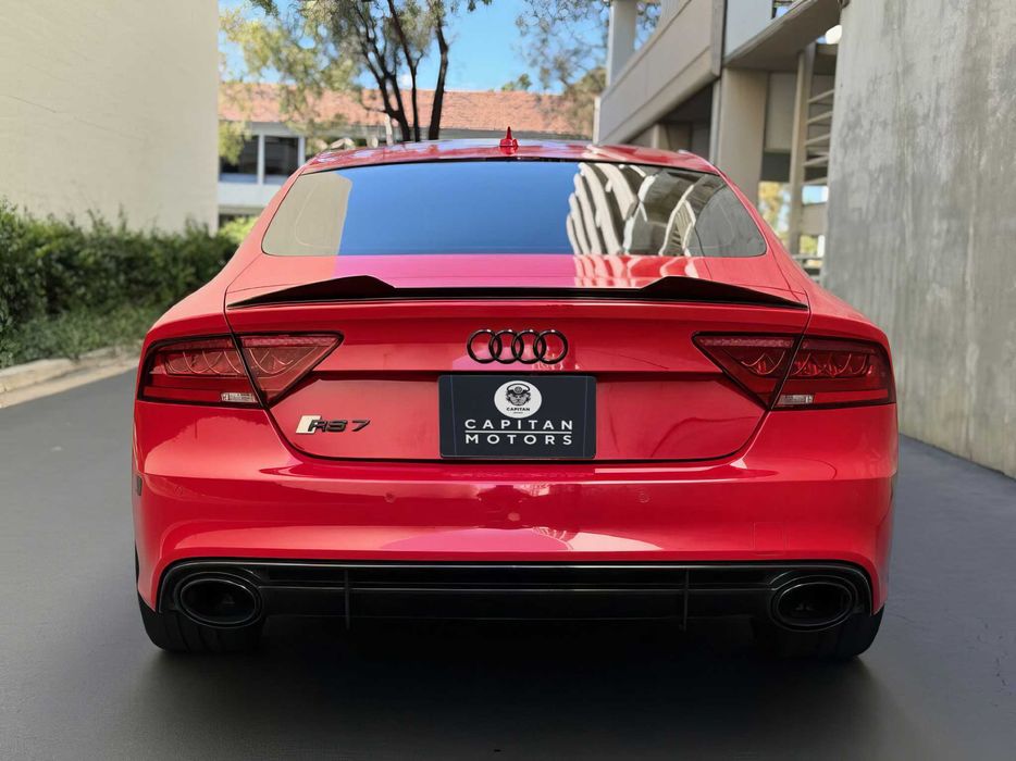 Audi RS 7      2015