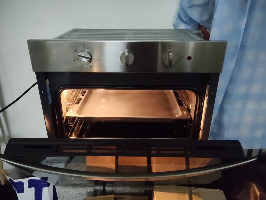 Forno Indesit em bom estado